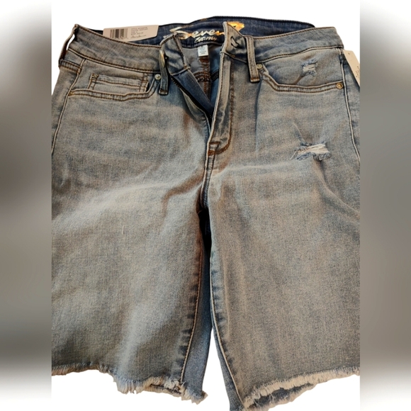 SALE! NWT Seven Ventura Bermuda Jean Shorts, 6 - Picture 2 of 5
